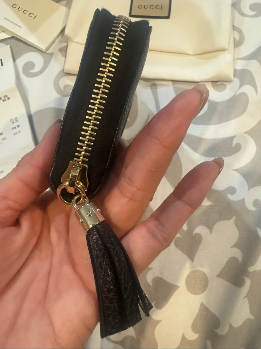 Gucci Black Pebbled Leather Zip Card Case with Embossed GG - Picture 4 of 9